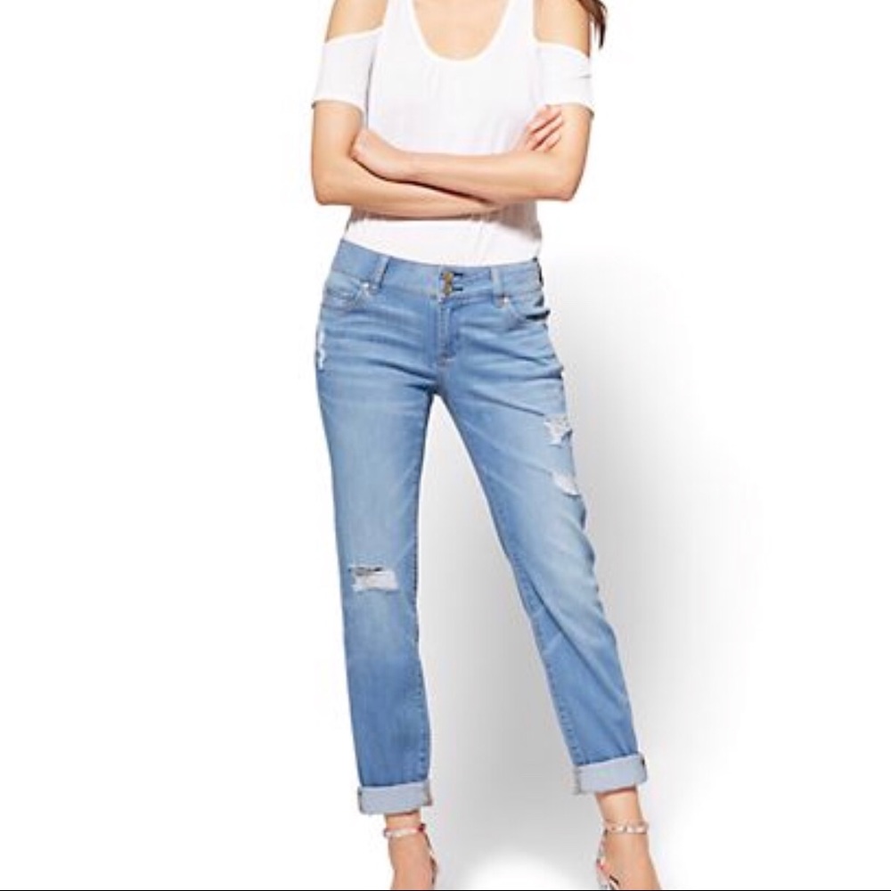 Destroyed jeans